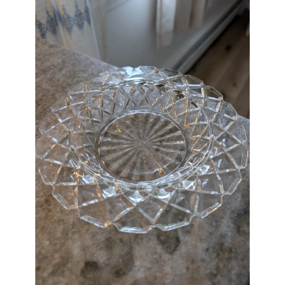 Vintage‎ Clear Glass Ashtray Or Small Dish Scalloped Diamond Pattern